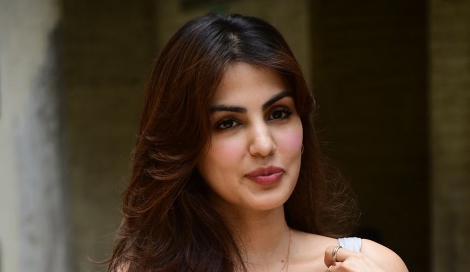Rhea Chakraborty Biography, Age, Height, Husband, Family, Net Worth
