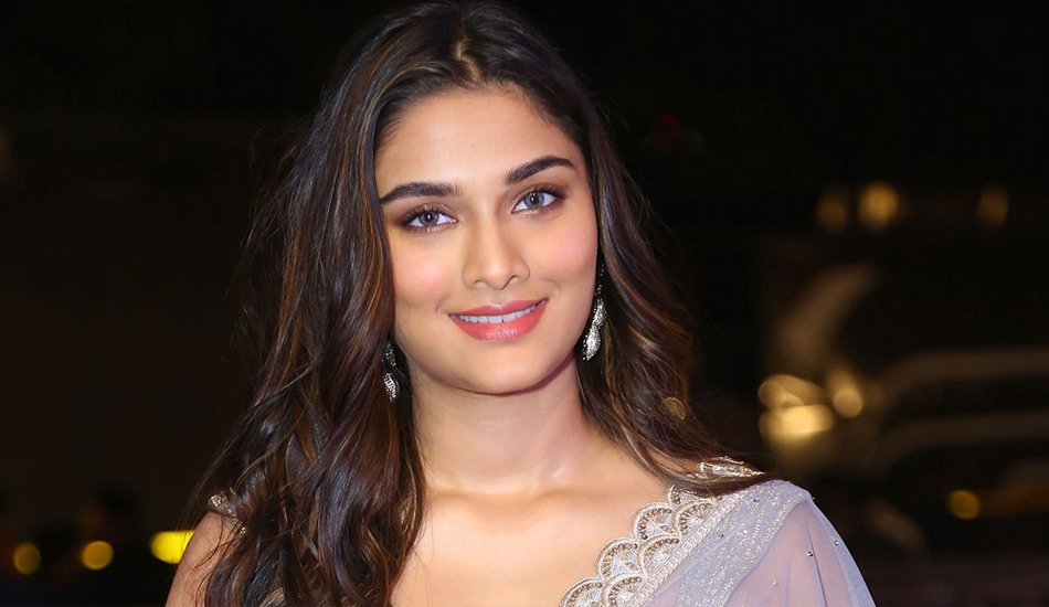 Saiee Manjrekar Biography, Age, Height, Husband, Family, Net Worth