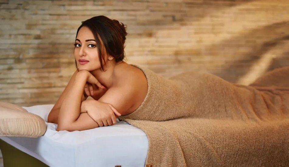 Sonakshi Sinha Biography, Height, Weight, Age, Net Worth